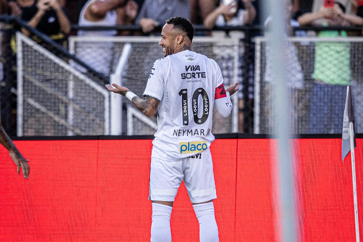 'Am luat o decizie și mi-am ascultat inima': atacantul brazilian Neymar a semnat prelungirea cu șase luni a contractului cu echipa Santos