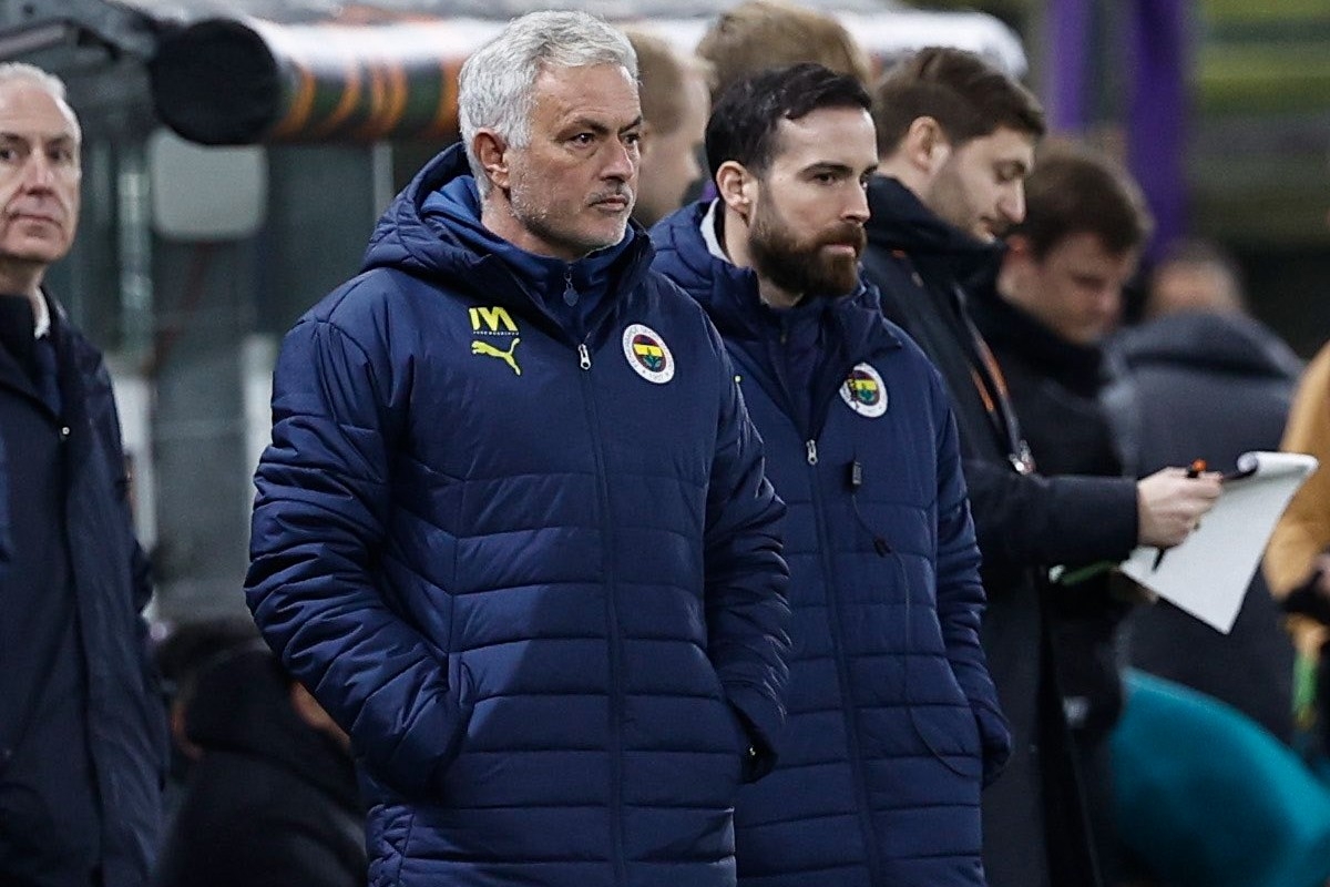 Fenerbahce anunţă că s-a despărţit de antrenorul Jose Mourinho