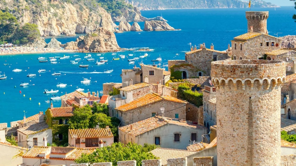 Spania se aşteaptă la un număr record de turişti în această vară