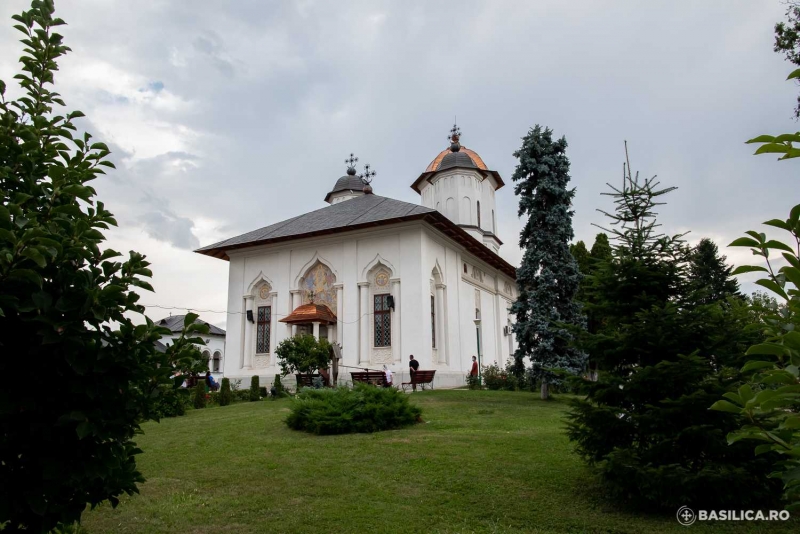 Prohodul Domnului la mănăstirea Cernica: Arhimandritul Vasile Pîrjol îndeamnă la luptă duhovnicească