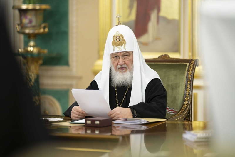 Patriarhul Rusiei a expediat scrisori importante către lideri influenți ai lumii, inclusiv Patriarhul României, Donald Trump, papa Francisc și conducătorul ONU. Aceste mesaje reflectă nu doar viziunea religioasă, ci și pozițiile geopolitice și sociale actuale, având ca scop promovarea dialogului interconfesional și a păcii globale. Într-o lume marcată de tensiuni, inițiativele de acest tip pot deschide căi noi de colaborare și înțelegere între diverse culturi și credințe. Mesajul liderului rus subliniază importanța unității și a solidarității în fața provocărilor globale, invitând la o cooperare mai strânsă între religii și națiuni pentru un viitor mai luminos.