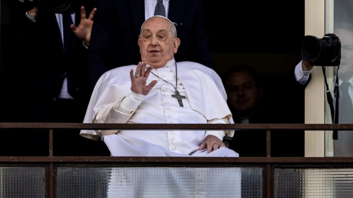 VIDEO Papa Francisc a avut prima apariţie publică după ce a părăsit spitalul în urmă cu două săptămâni