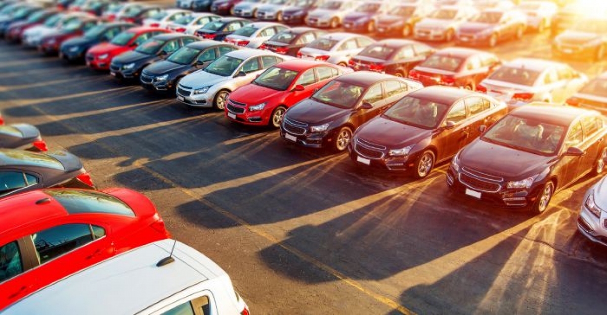 China limitează ‘conducerea inteligentă’: schimbări majore pentru industria auto din Beijing