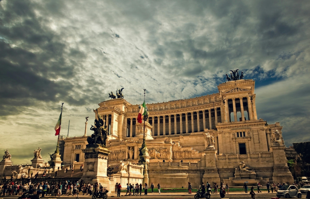 Roma se îmbracă în doliu: informații esențiale pentru turiști în urma pierderii Papei