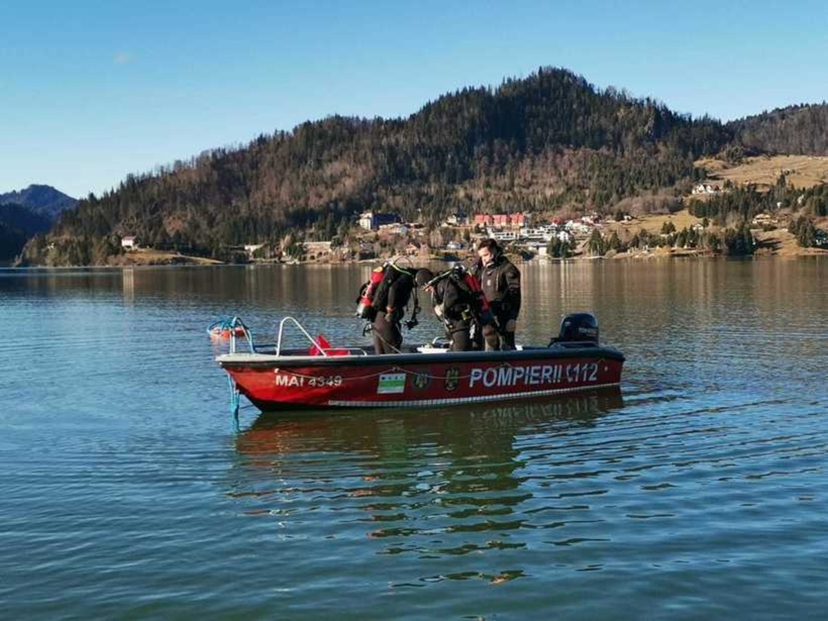Adolescent dispărut în lacul Colibița: scafandrii desfășoară operațiuni de căutare