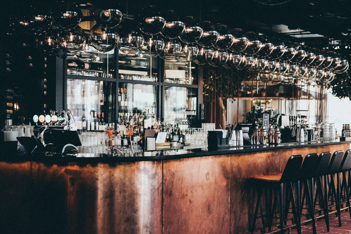 Înjurăturile costă 1 euro! Inițiativa surprinzătoare dintr-un bar italian pentru fiecare cuvânt vulgar. Ce se află în spatele acestei metode?