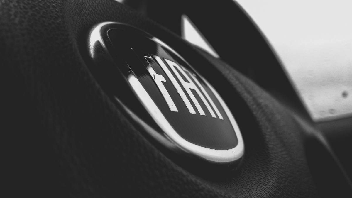 Stellantis aduce pe piață un nou Fiat 500: versiunea hibridă va începe producția în noiembrie