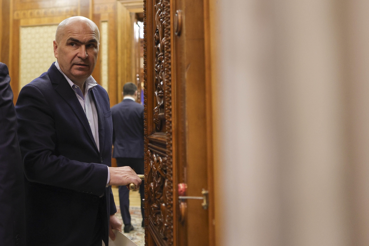 Disponibilizări doar din pix: ce s-a întâmplat, de fapt, cu angajații dați afară de la Senat