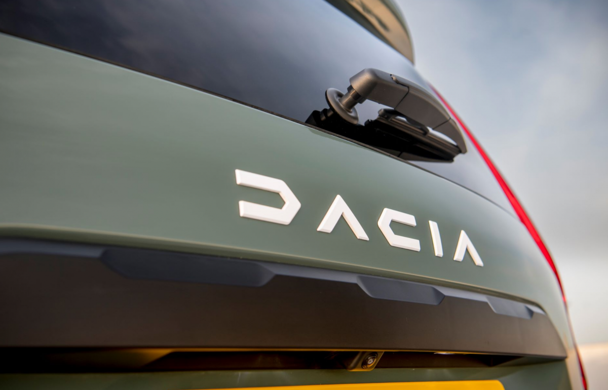 FOTO Noua Dacia Sandero, surprinsă pe străzi fără camuflaj: Cum arăta cea mai vândută mașină românească în Europa