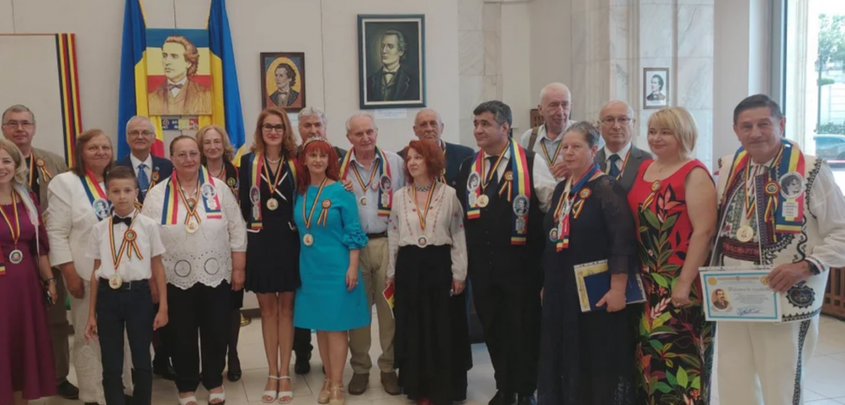 Eveniment de prestigiu: vernisajul Salonul Național 'Mihai Eminescu', ediția XLVIII, loc de întâlnire pentru colecționari și iubitori de cultură
