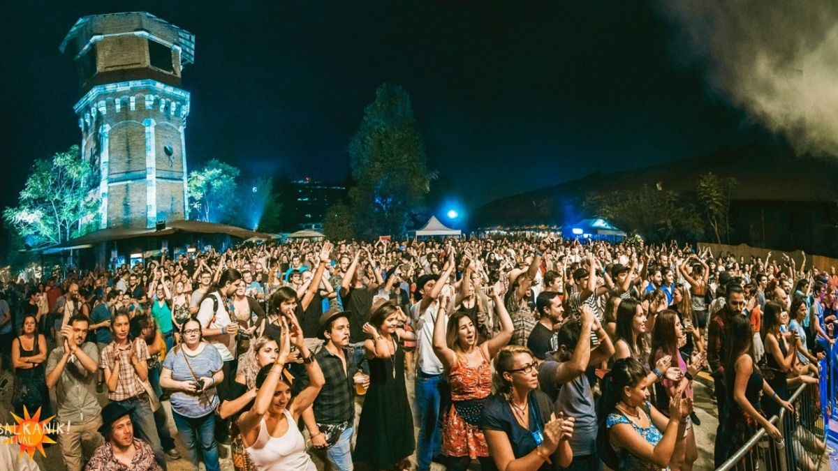 Grădina Uranus găzbuieșe concerte, târg artizanal şi ateliere – la 'Balkanik Festival – Home of World Music'
