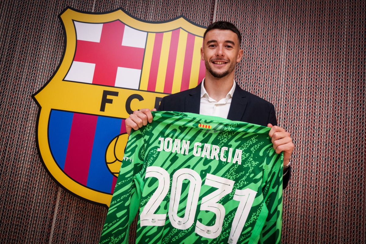 Joan Garcia a fost prezentat oficial la FC Barcelona. Contract pe șase sezoane