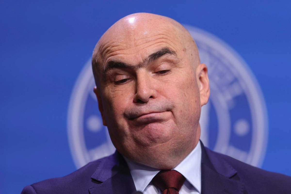 VIDEO Ilie Bolojan a început, în sfârșit, să taie și de la bugetarii de lux: Guvernul face prăpăd în sistemul Pile-Relații-Cunoștințe (ANALIZĂ)