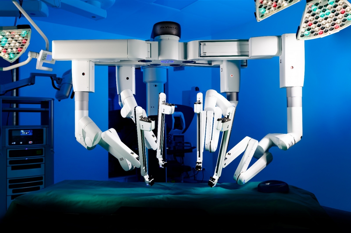 Dr. Alexandru Onofrei: Chirurgia robotică oferă o vizibilitate excepțională în timpul intervențiilor – un avantaj rar menționat