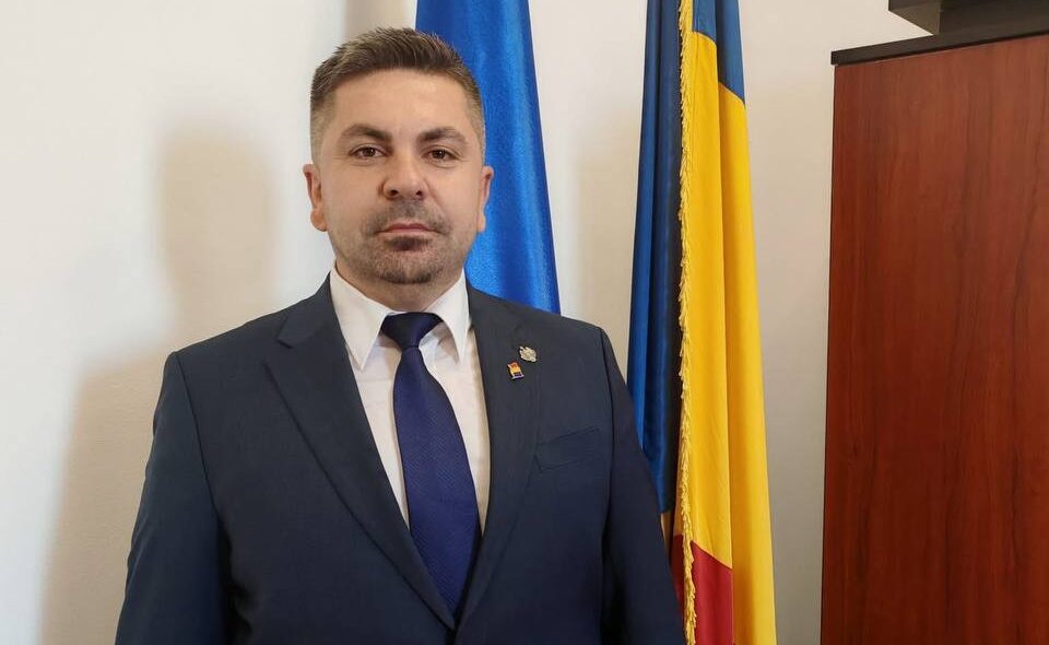 Celebrarea Zilei Drapelului Național – Mesajul la unitate al senatorului neafiliat Liviu Fodoca