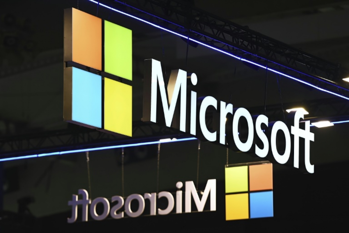 Microsoft concediază doi angajaţi după ce au pătruns în biroul preşedintelui companiei, în cadrul unor proteste legate de folosirea tehnologiei companiei