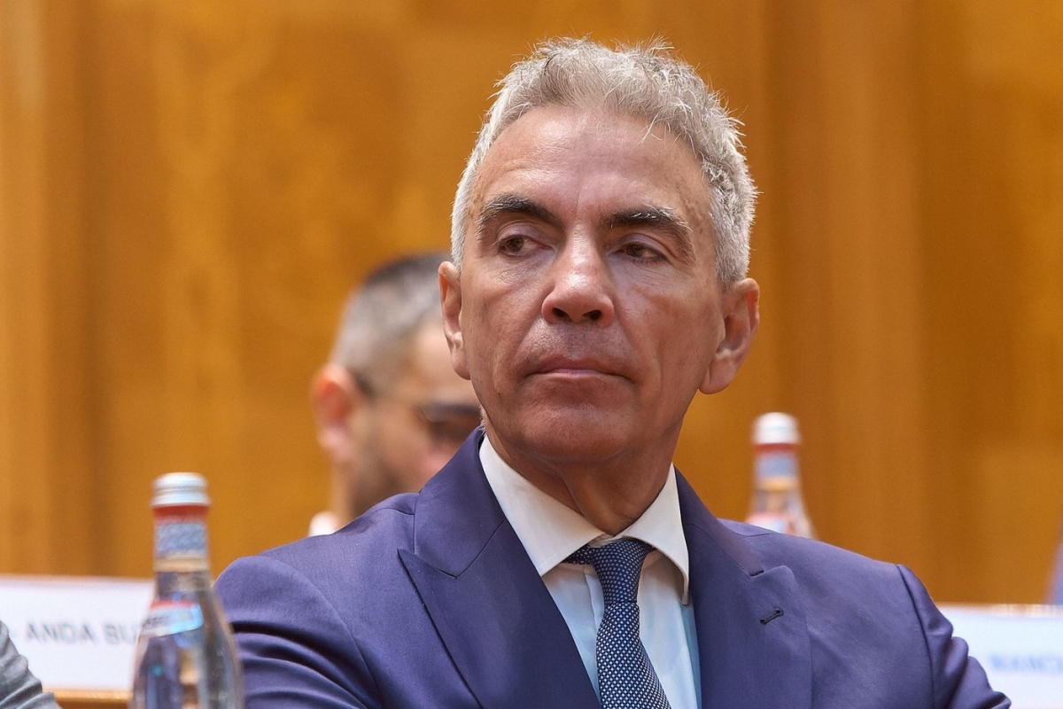 Sinecurișii de la stat se 'ling pe bot': vicepremierul Dragoș Anastasiu anunță tăierea indemnizațiilor pentru angajații șmecheri