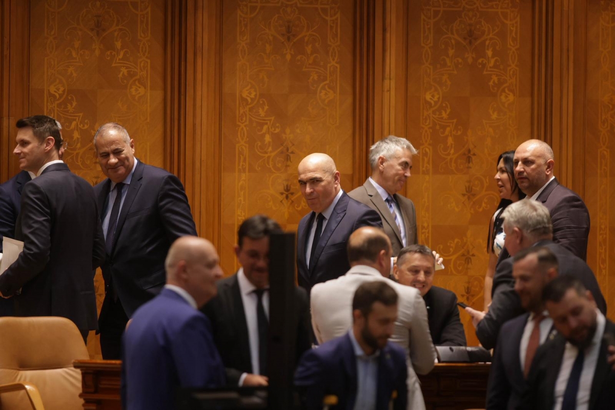 SURSE Începe un meci de zile mari în Parlament: 'Reduta' Ilie Bolojan va fi asediată. Bătălia decisivă se va duce la CCR