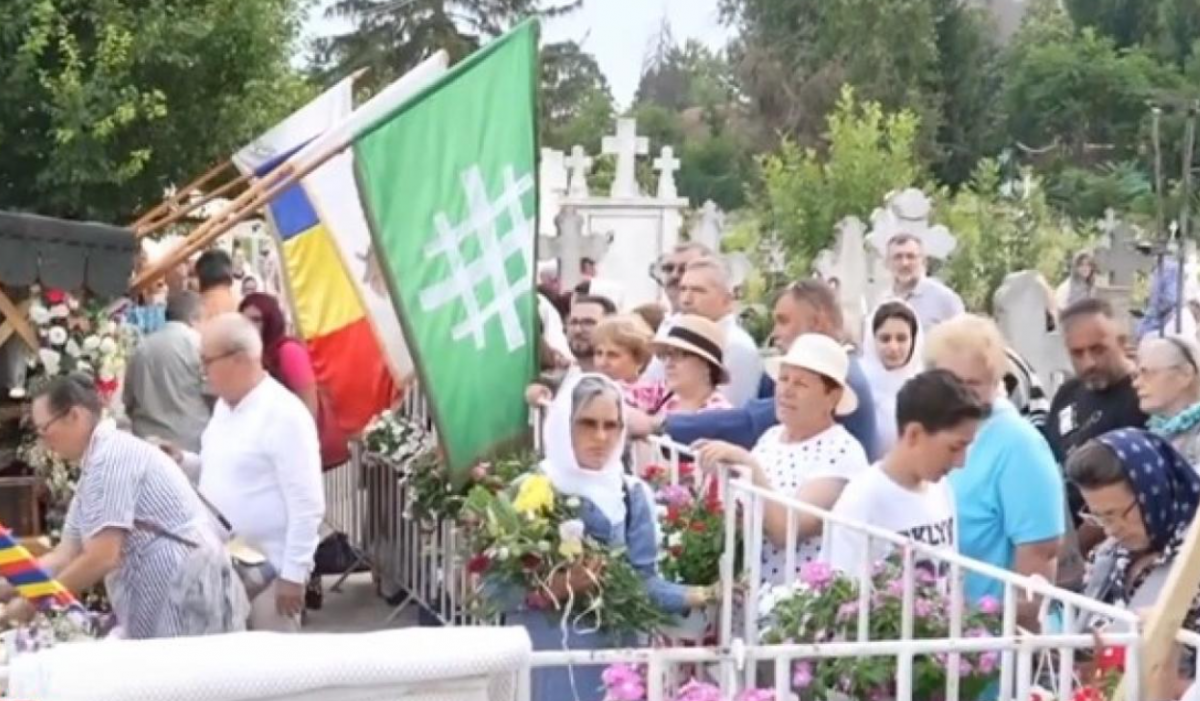 Manifestare legionară la Cimitirul Giulești! Zeci de oameni au venit la mormântul preotului Ilie Lăcătușu