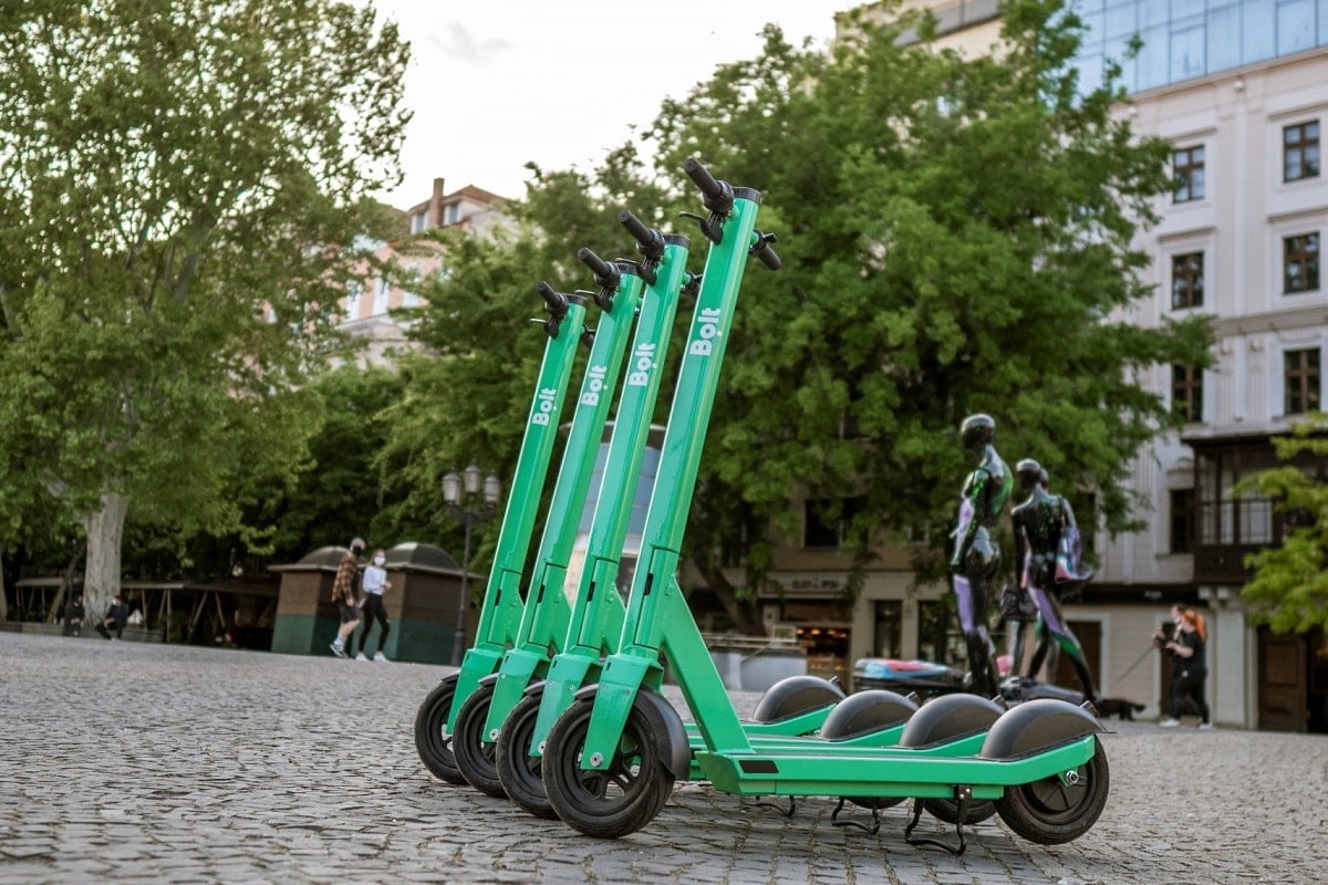 Copil rănit grav, după ce a căzut de pe o trotinetă electrică — A fost găsit inconştient de către un trecător