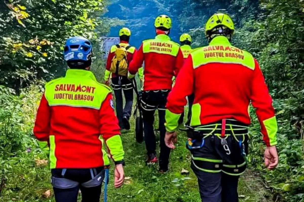 Noapte de foc pentru salvamontiștii din Prahova: nouă intervenții în doar 24 de ore