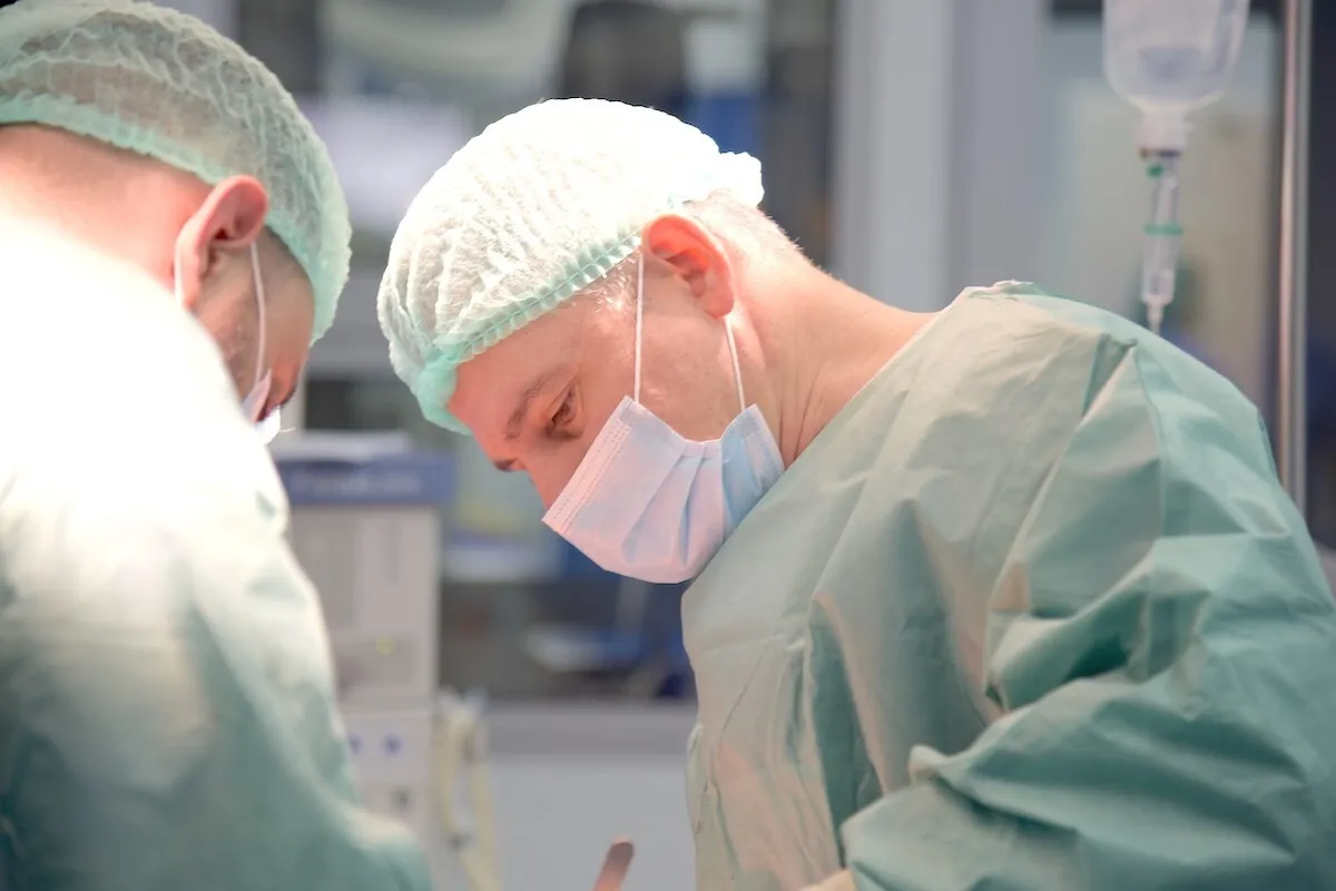 A început să urineze cu sânge. Ce diagnostic a primit o femeie