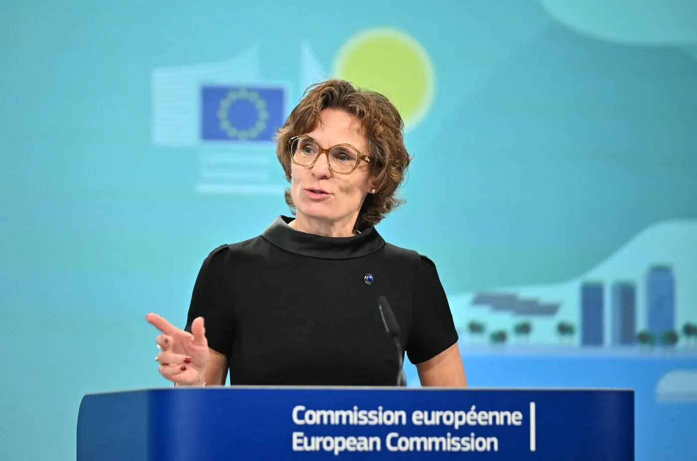 Testul care alarmează Bruxelles-ul! 'Poluanți eterni' descoperiți în sângele unui comisar european – ce sunt și cum ne afectează sănătatea