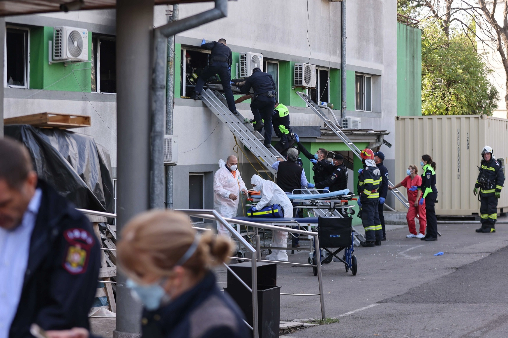 După aproape 4 ani de la incendiul care a ucis 7 persoane, au început lucrările de reabilitare a Spitalului clinic de boli infecţioase din Constanța