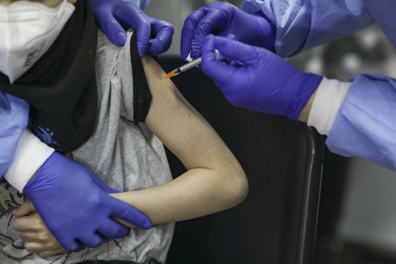 Unul din şase americani evită sau amână vaccinarea copiilor săi, conform unui sondaj