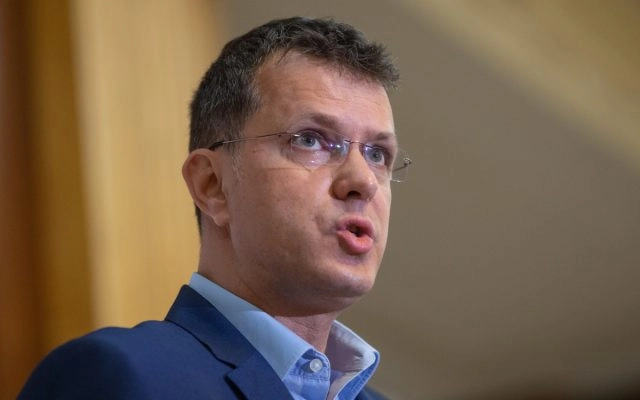 'Dacă un avion militar rusesc nu răspunde avertismentelor, va fi doborât' – anunțul ministrului Apărării