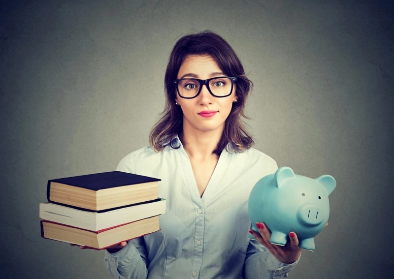 Norma didactică a crescut de la 18 la 20 de ore. Ce spune ministrul Educației despre salariile profesorilor