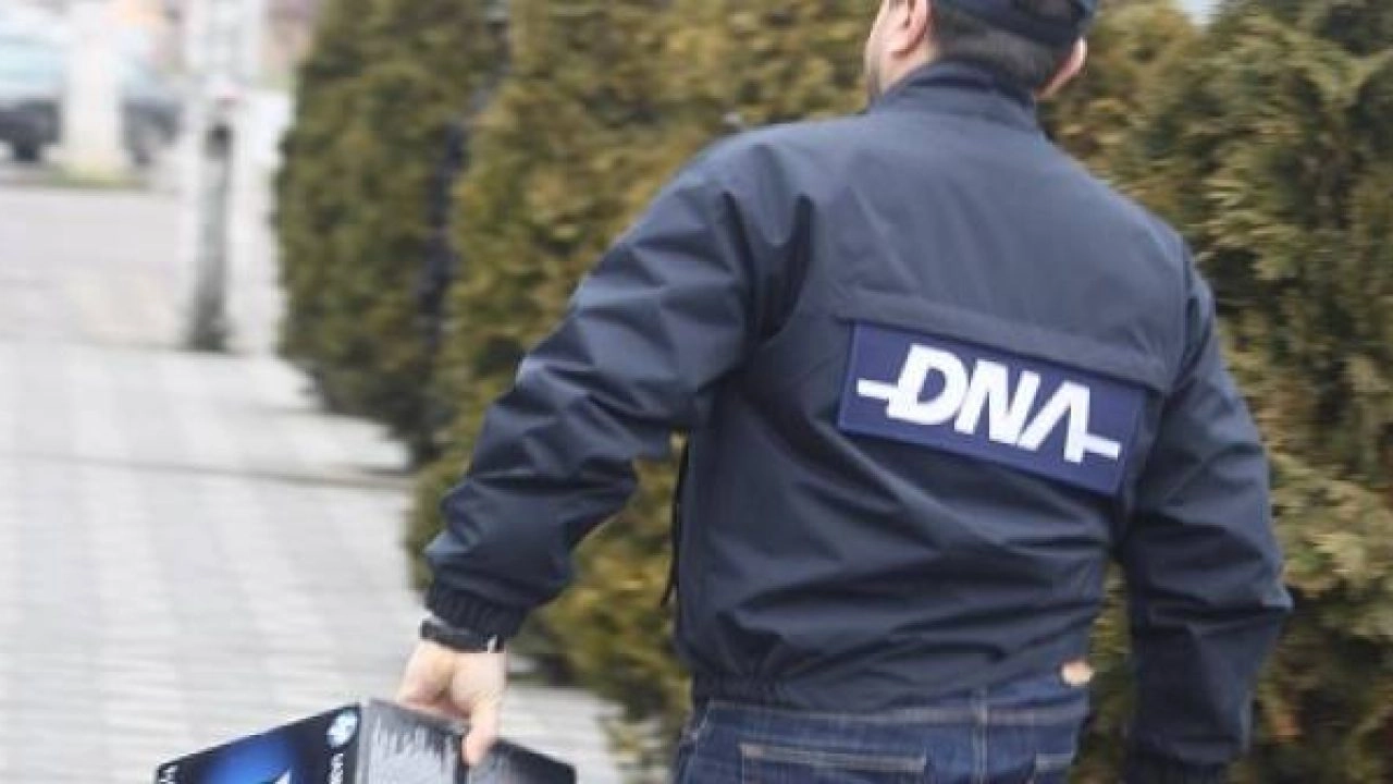 SURSE Un prim vice președinte al PNL Brașov vicele CJ și directorul companiei de apă în „balonul„ DNA – 12 percheziții au loc în mai multe județe