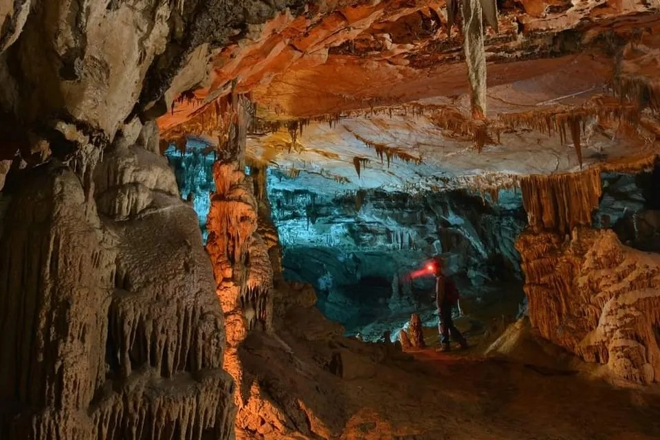 România participă în premieră cu probe de eADN şi faună subterană în campania internaţională Joint Danube Survey 5