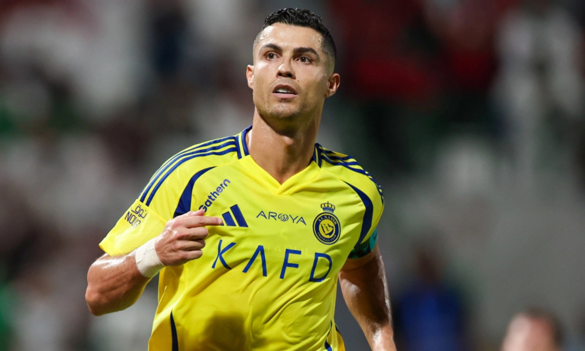VIDEO Cristiano Rolando, impresionat de copilul care l-a însoţit pe teren la meciul cu Armenia: Mi-am făcut un nou prieten