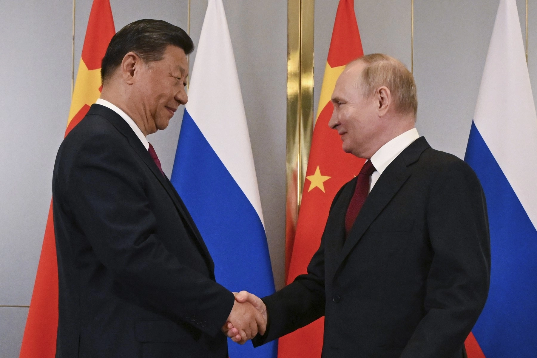 Putin și Xi Jinping au evitat să discute despre eventuală trimitere de trupe chineze de menţinere a păcii în Ucraina