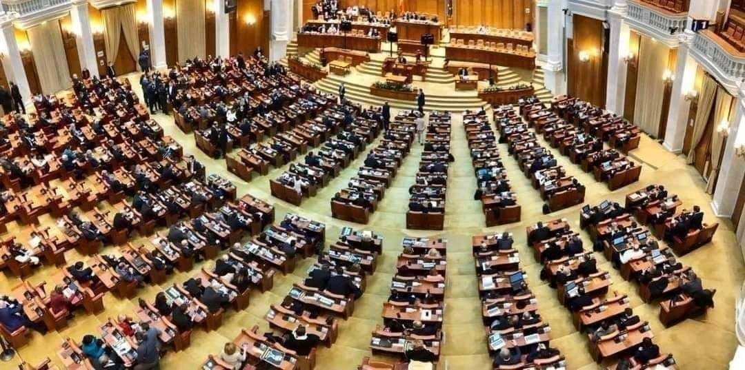 'Lobby-ul iese la lumină' – Deputaţii şi senatorii sunt obligaţi să spună cu cine s-au întâlnit înainte de a depune iniţiativele legislative