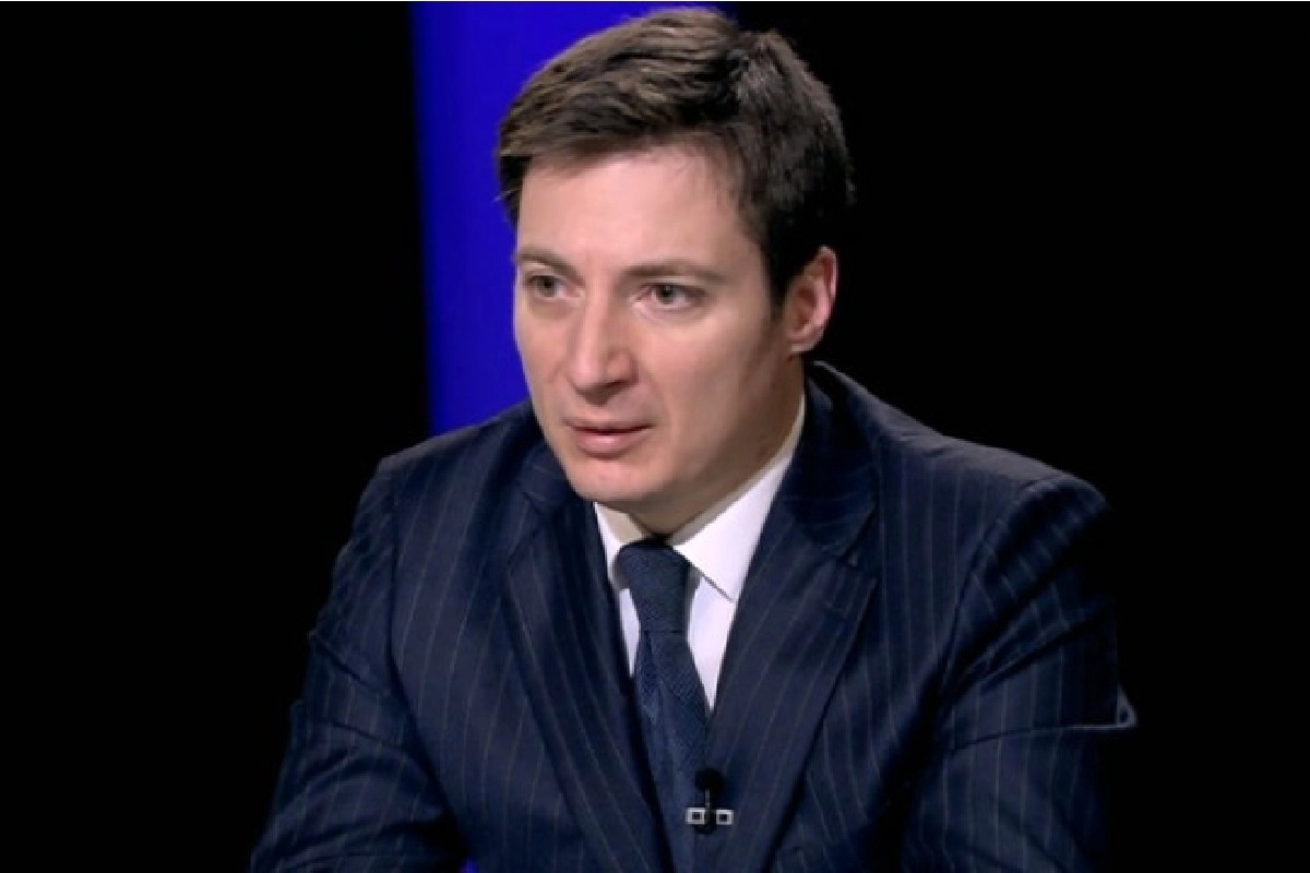 Războiul hibrid lovește România! Andrei Caramitru: 'Călin Georgescu e pion low level / Nu mai poate da înapoi acum, e captiv complet la ruși'