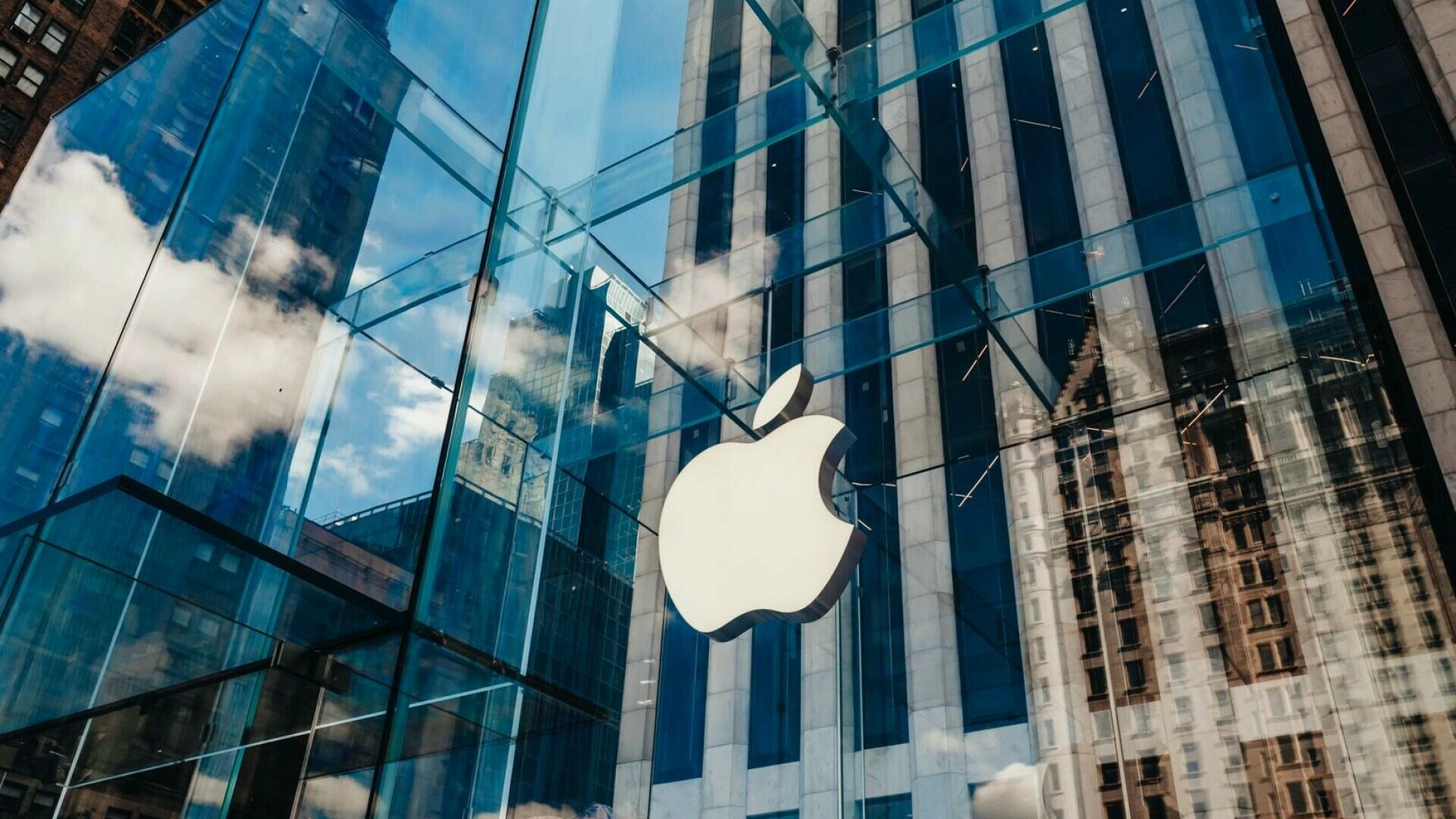 Apple, investigată penal de procurori: la ce se referă ancheta? Toți utilizatorii sunt vizați