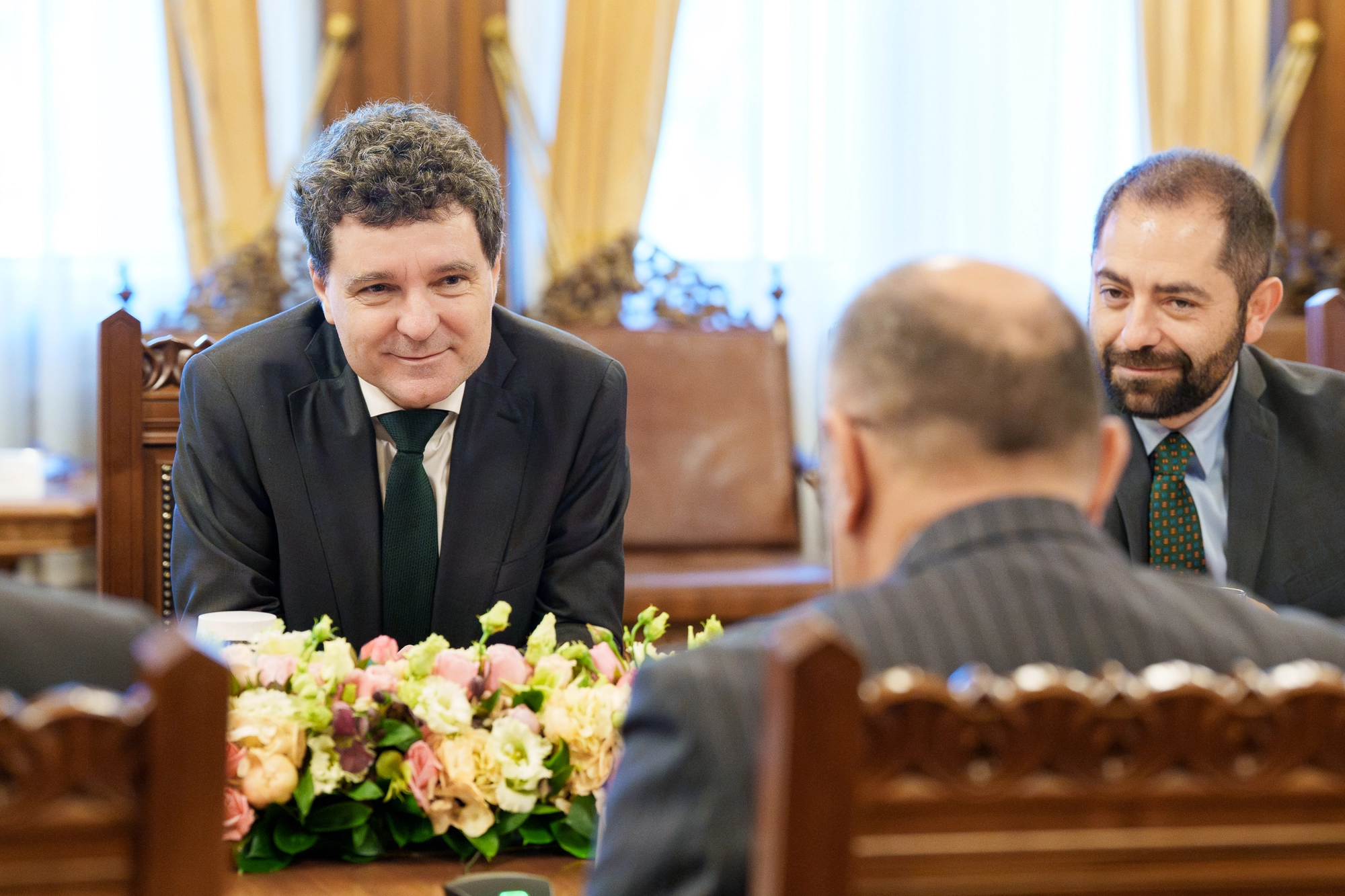 Radu Burnete laudă înghețarea pensiilor și salariilor: Guvernul a tăiat cheltuieli iraționale