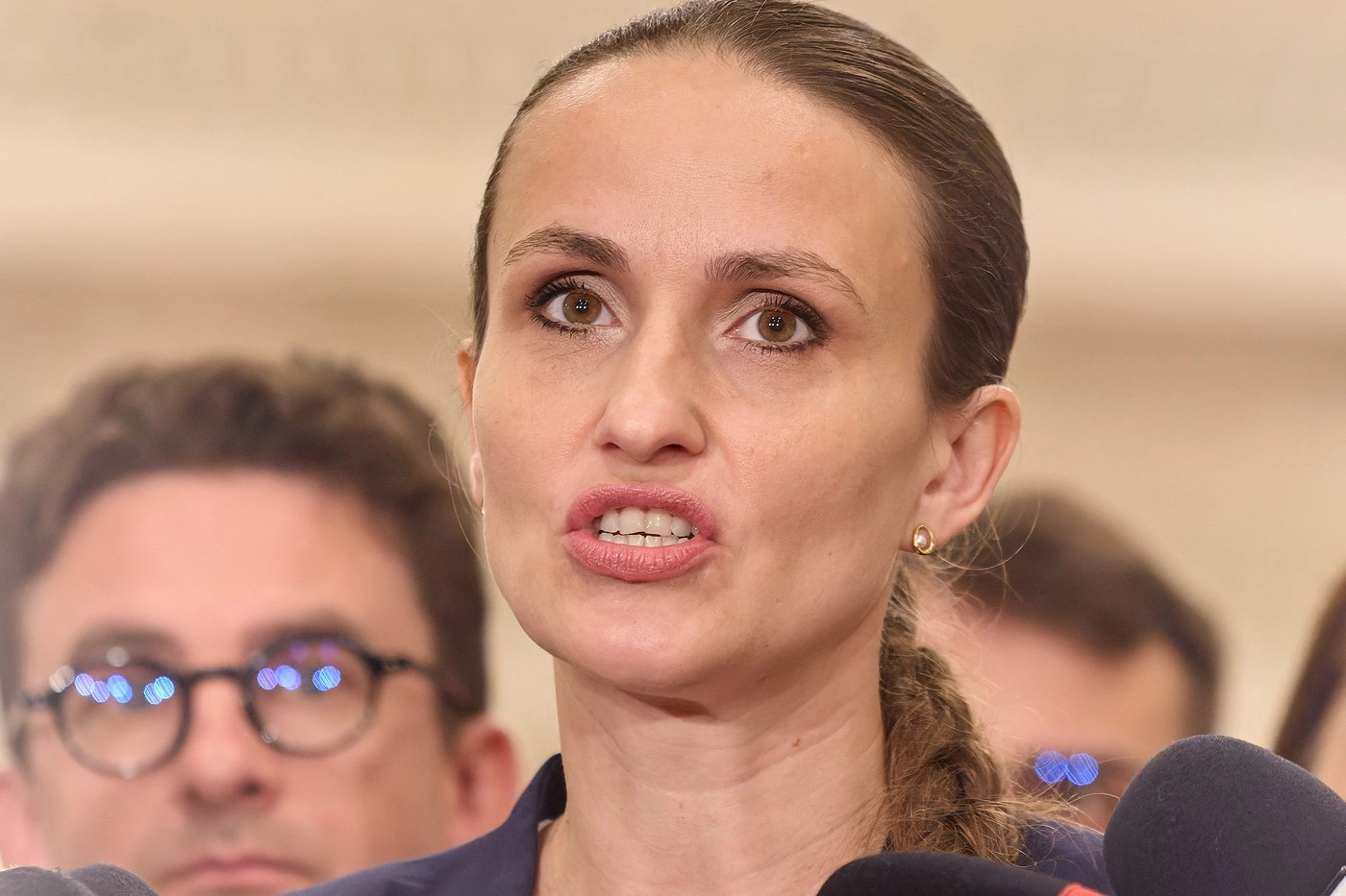 Oana Țoiu, implicată într-o controversă legată de Charlie Kirk: Ministrul ar fi șters postarea în care condamnă asasinarea activistului, chiar în ziua înmormântării acestuia
