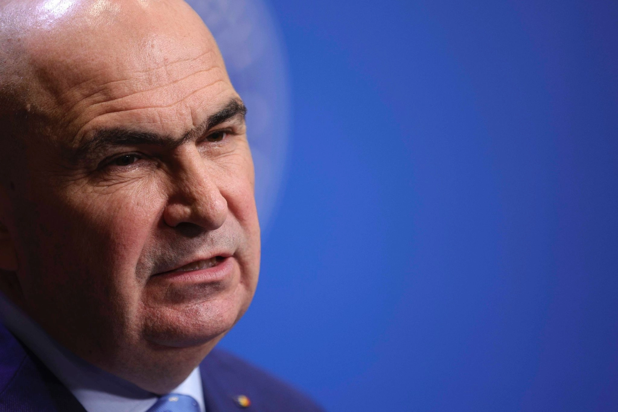 FOTO Premierul Ilie Bolojan și-a făcut apariția, pentru prima dată, alături de partenera sa la un eveniment public