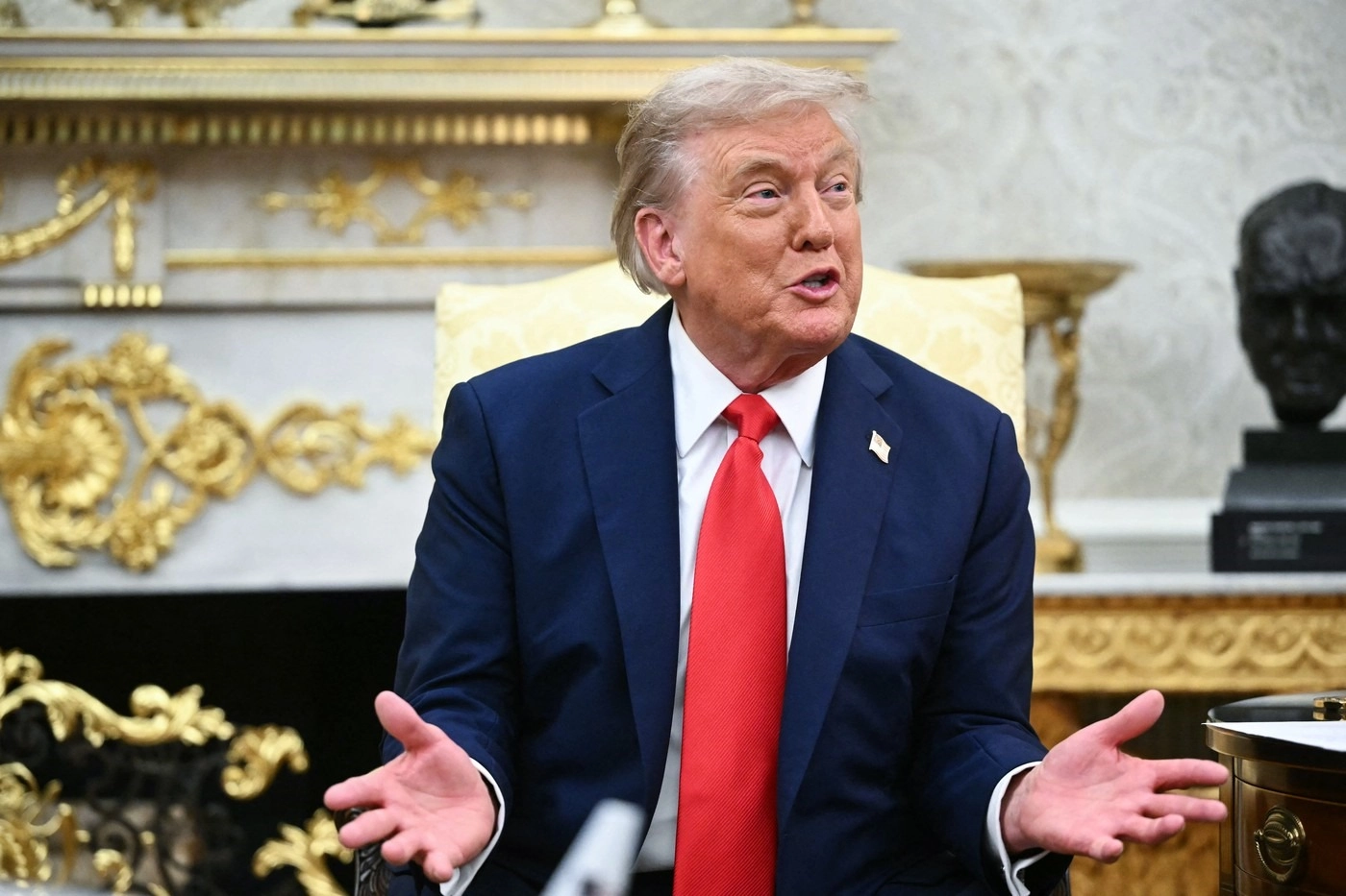 Trump îl amenință pe Maduro: 'Avioanele venezuelene vor fi doborâte dacă pun în pericol navele americane'