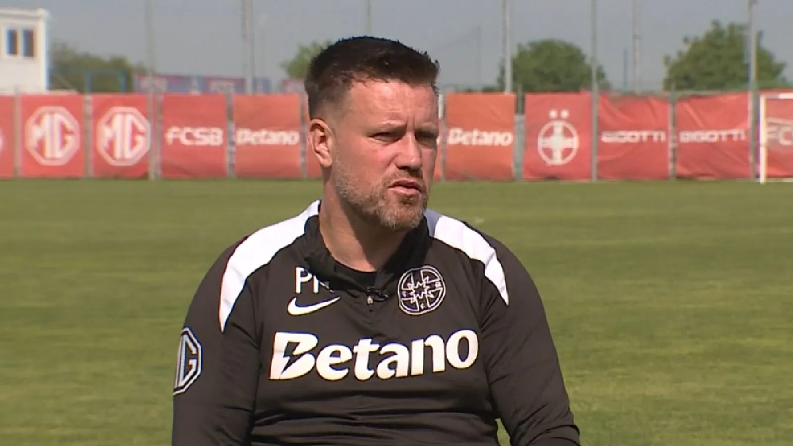Ce fotbaliști ar aduce Mihai Pintilii la FCSB de la rivalele din Superliga. Louis Munteanu nu este pe listă