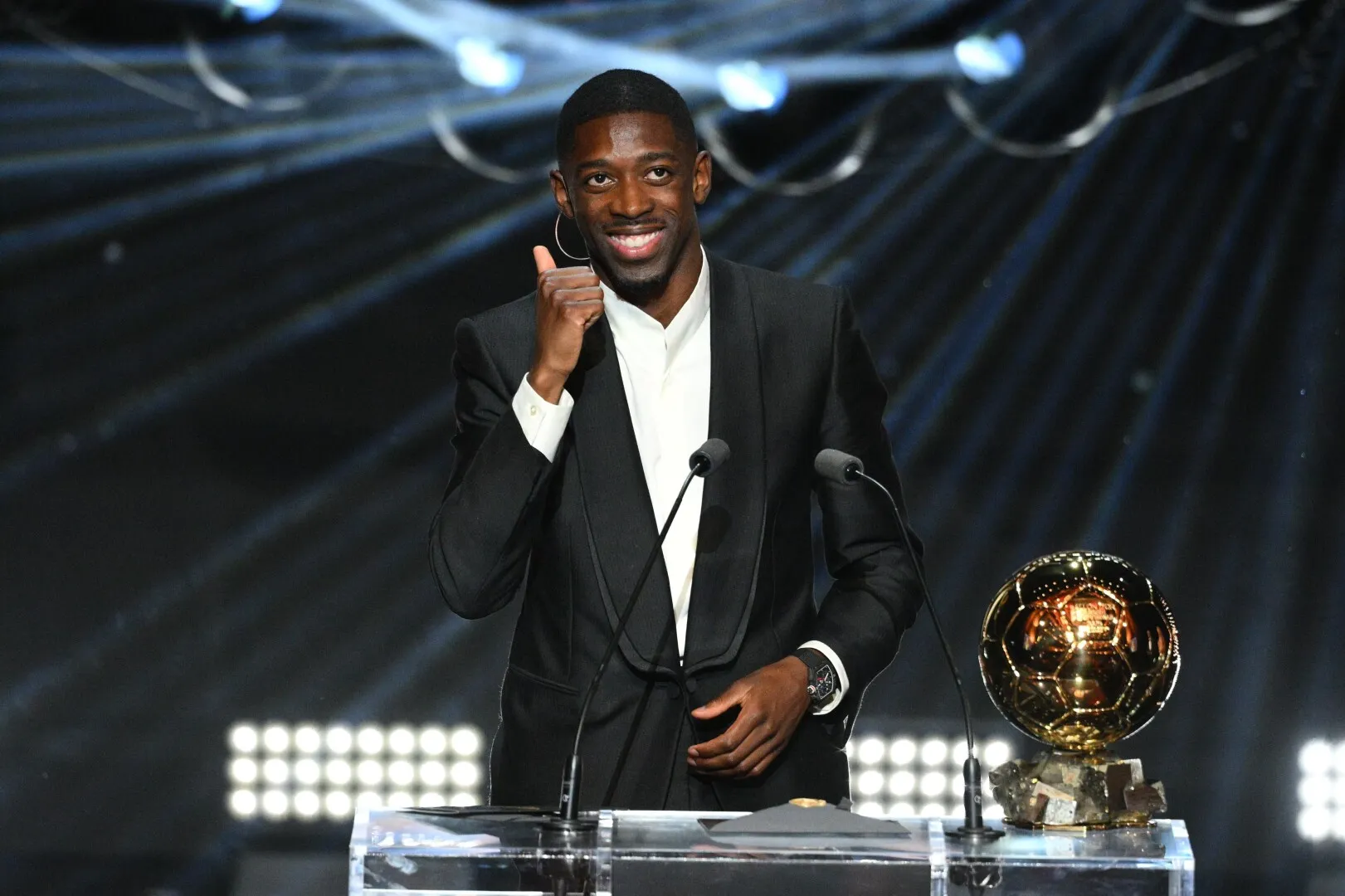 VIDEO Ousmane Dembele a câştigat Balonul de Aur. A primit trofeul de la Ronaldinho