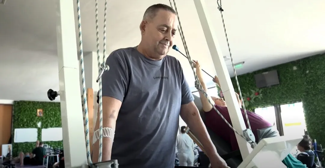 O poveste cutremurătoare: când există viață și după un impact cu o locomotivă, iar speranța vine din recuperarea medicală la Spitalul ”Sfântul Sava cel Sfințit”