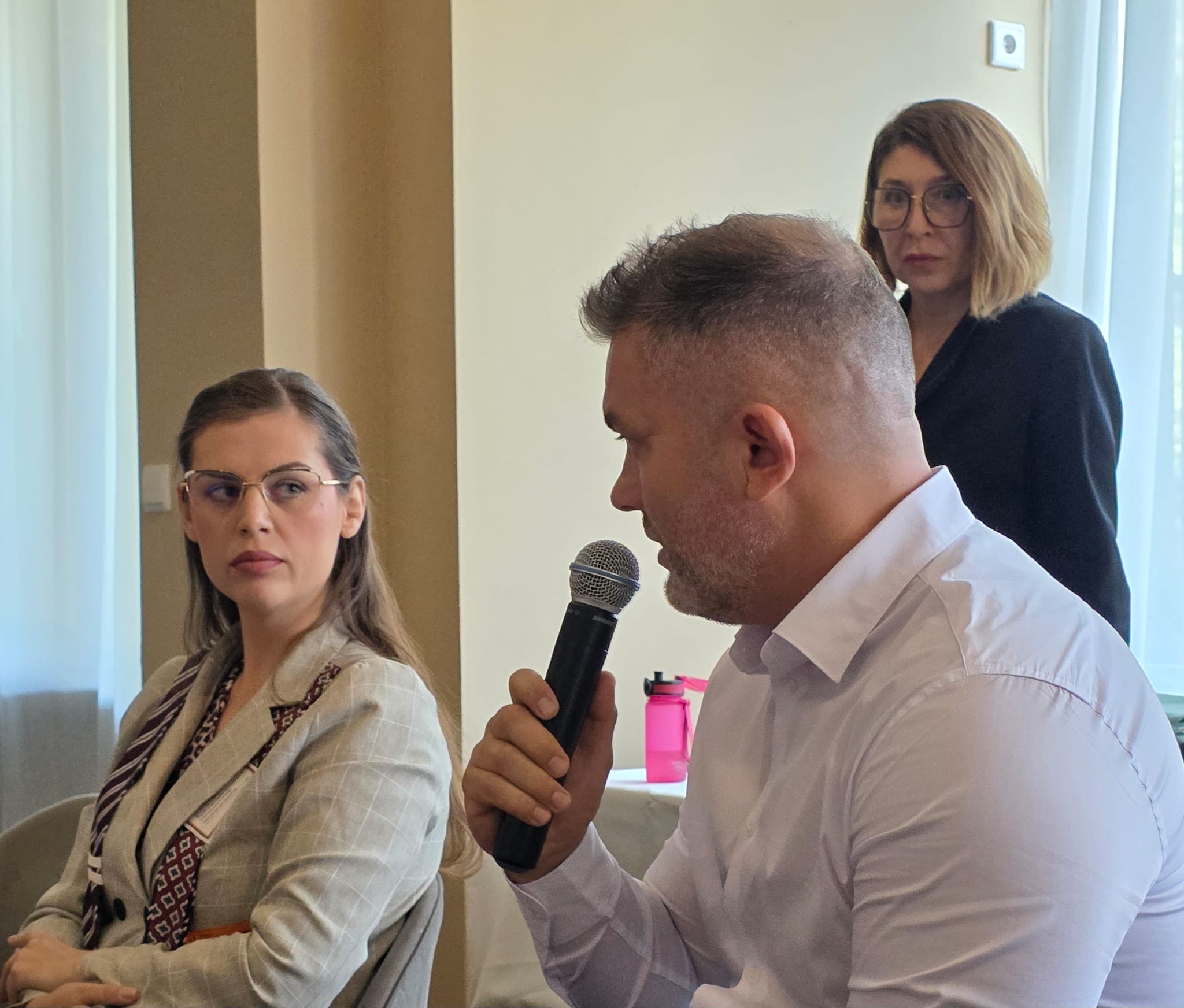 Ziua Internațională a Animalelor: Deputatul Codruța-Maria Corcheș cere simplificarea adopțiilor și combaterea cruzimii față de animale