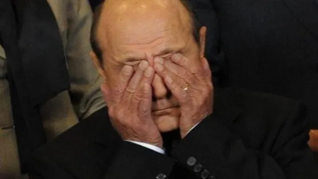 VIDEO Traian Băsescu nu și-a putut stăpâni lacrimile la Realitatea PLUS. 'Mă joc ca să uit de foame' – povestea care l-a doborât în direct