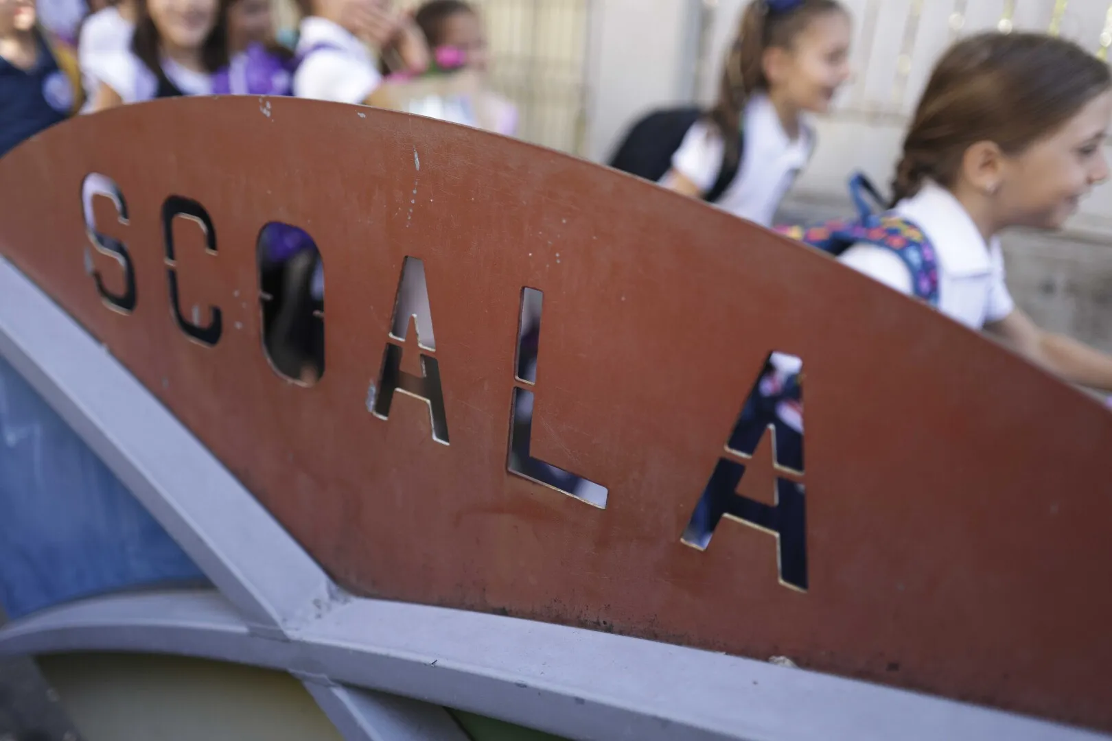 Vine vacanța pentru elevi. Când iau copiii pauză de la școală și ce alte libere îi mai așteaptă în anul 2025-2026