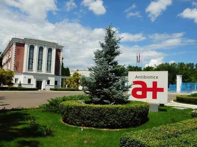 Nicușor Dan cere diplomaților români să ajute Antibiotice Iași să cucerească piețele externe: 'E lider mondial pe un anume produs'