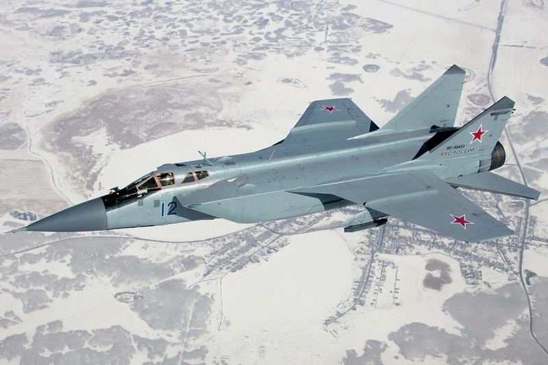 Incursiunea aviației ruse în spațiul aerian estonian: Bombardierele ruseşti se îndreptau spre Tallin,cu rachete aer-aer sub aripi